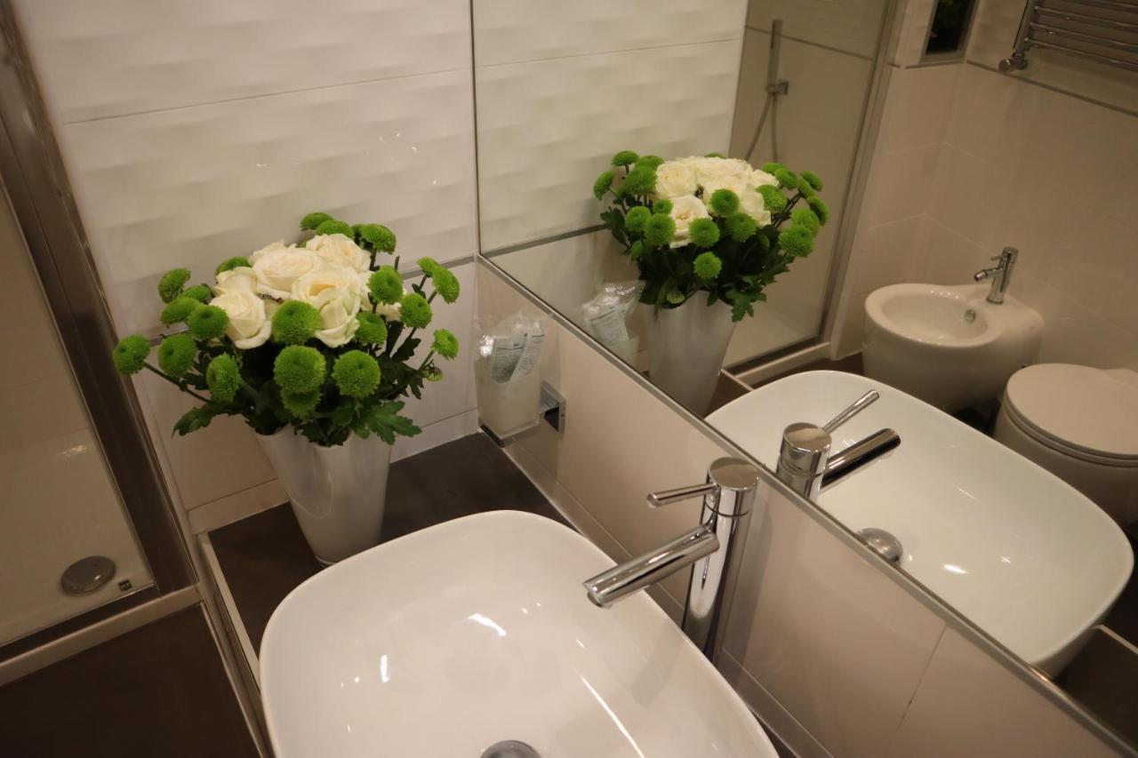 Millina Suites In Navona Рим Екстериор снимка