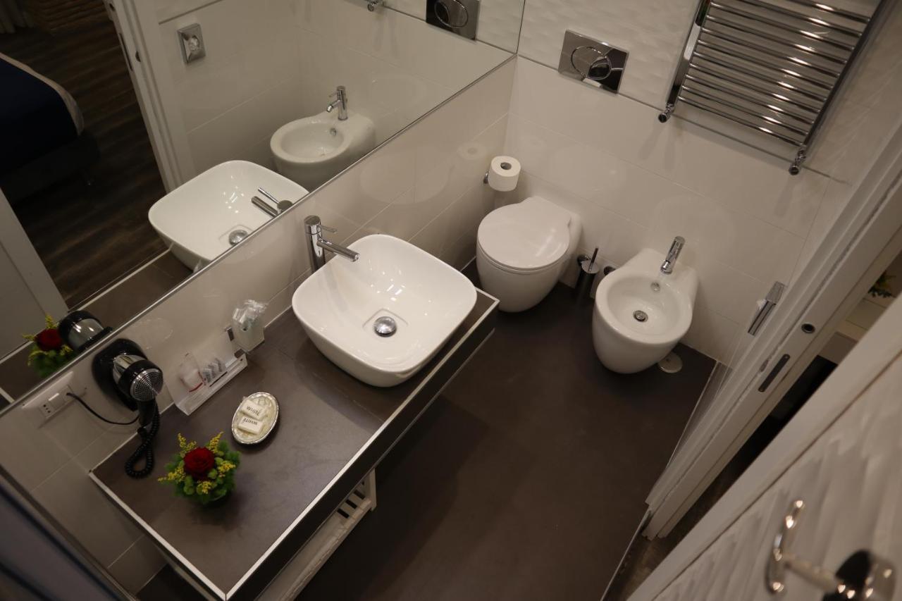 Millina Suites In Navona Рим Екстериор снимка