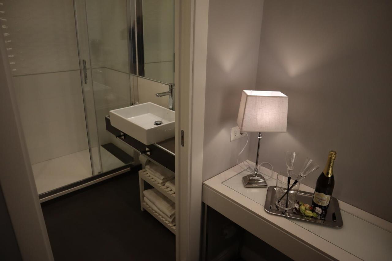 Millina Suites In Navona Рим Екстериор снимка