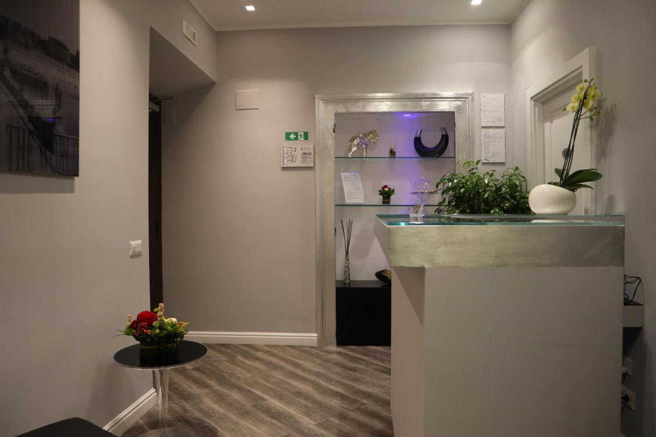 Millina Suites In Navona Рим Екстериор снимка