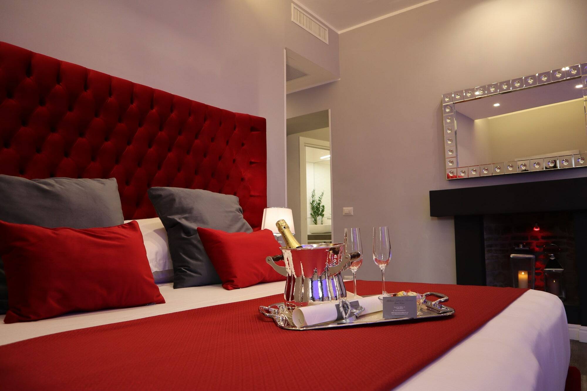 Millina Suites In Navona Рим Екстериор снимка